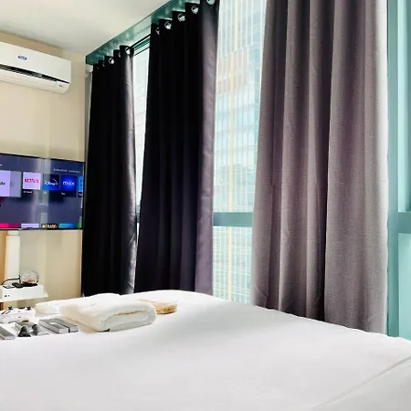 Thompson Suites - 2 Beds, One Uptown Residences - Xbox & Netflix Manila Exterior photo